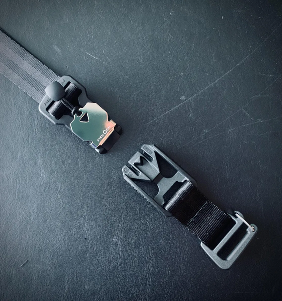 Плечовий ремінь JSD із замком FDLOCK V-Buckle 2.5/155 см (Підходить для всіх моделей сумок JSD крім Rhombus) Плечовий ремінь JSD із замком FDLOCK V-Buckle 2.5/155 см фото
